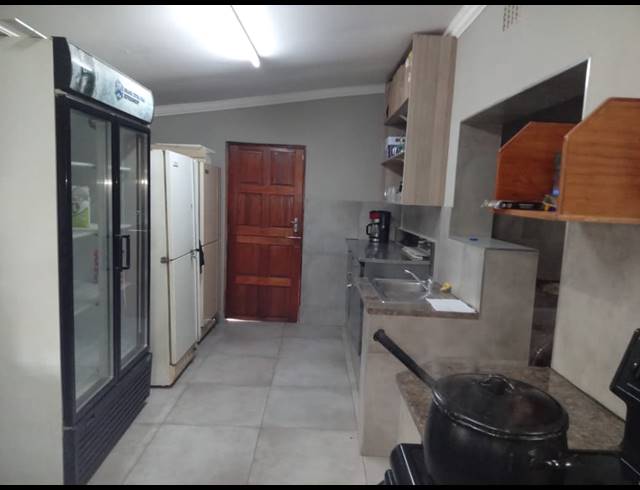 327M² BUSINESS FOR SALE IN BO-DORP